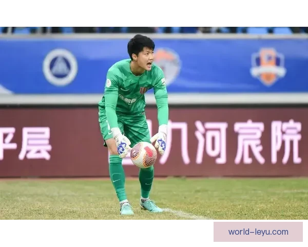 中国男篮力克强敌晋级亚洲杯四强创历史新篇章球迷欢呼士气高涨