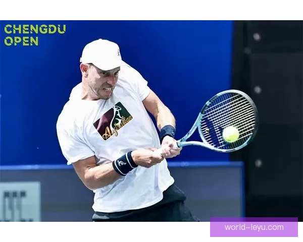 新赛季网球巡回赛焦点对决引发球迷热议与年轻新星强势崛起备受关注