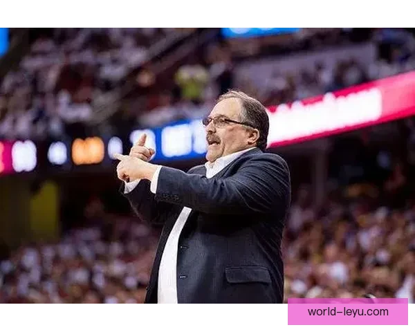 活塞队重建之路：年轻球员崭露头角 如何迎接未来挑战