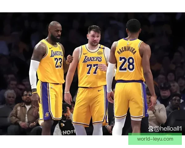 詹姆斯领衔湖人逆转勇士重燃西部争冠希望全场爆发引热议季后赛前景