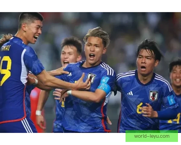 豪门对决点燃赛季高潮年轻球员崭露头角引爆全场热情冲击冠军荣耀