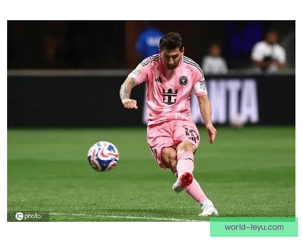 梅西加盟迈阿密国际后首次亮相赛场，带队逆转获胜引爆全场激情