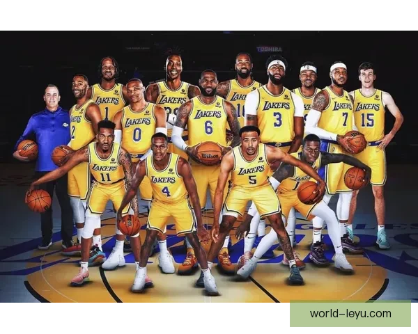 湖人新赛季阵容引关注詹姆斯携新援誓夺总冠军