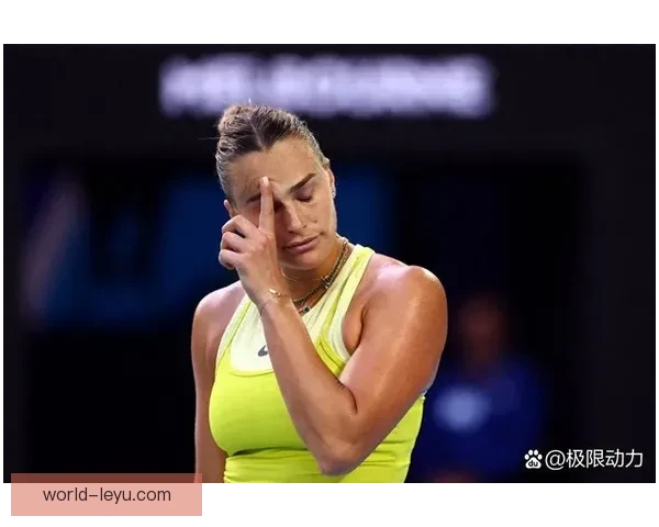 澳网最新战报：顶尖球员激战四强，赛场精彩瞬间回顾