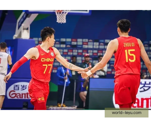 中国篮球队迎战世界强队 备战世界杯冲击历史最好成绩