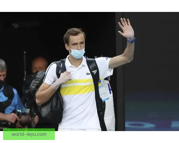 梅德韦杰夫力克西西帕斯夺得东京网球公开赛男单冠军