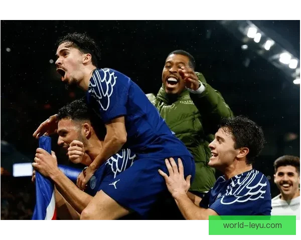 欧冠最新战报：豪门鏖战精彩瞬间引发球迷热议